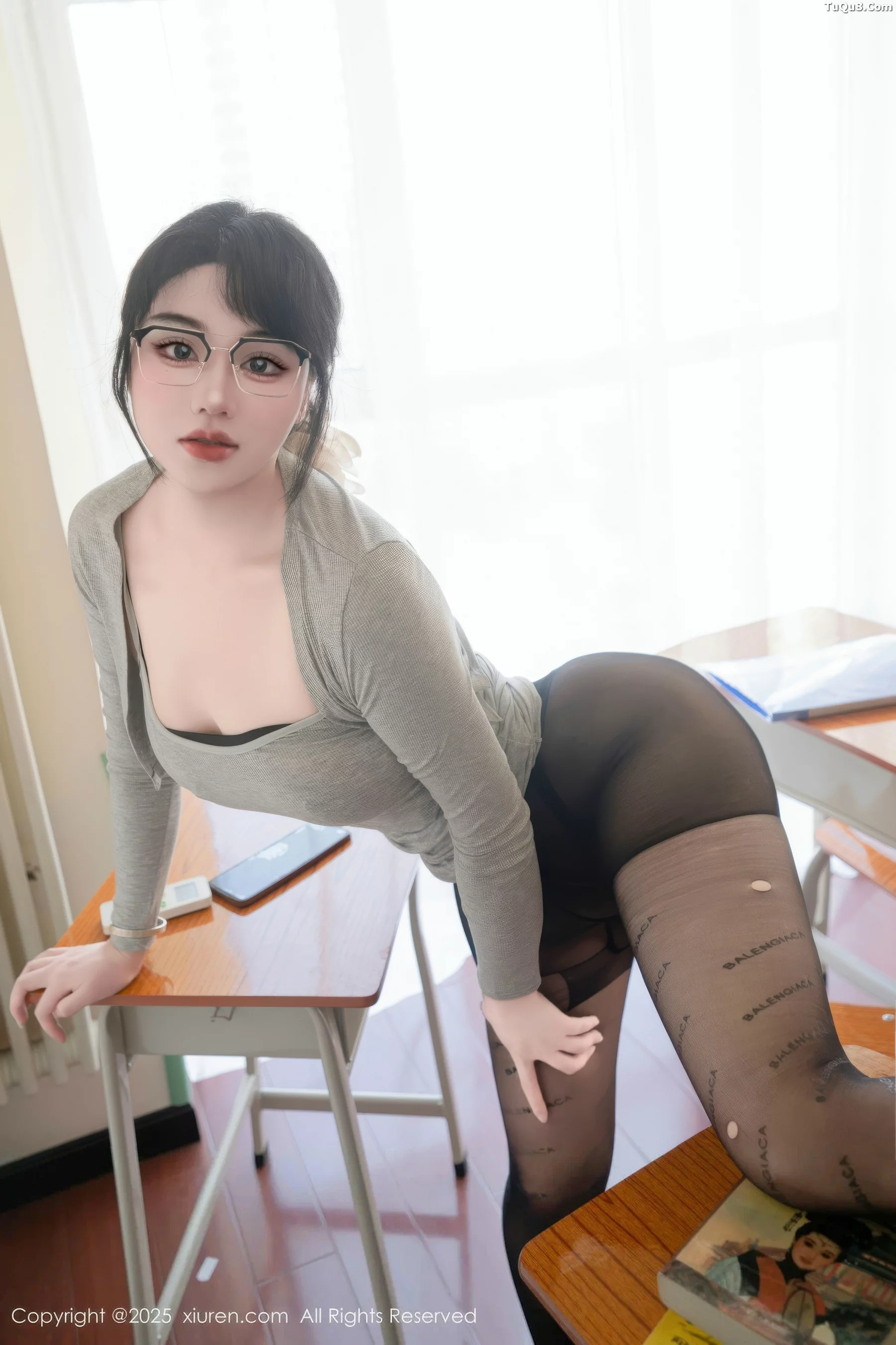 Xrmnw.Vip_汐汐爱吃草莓_写真